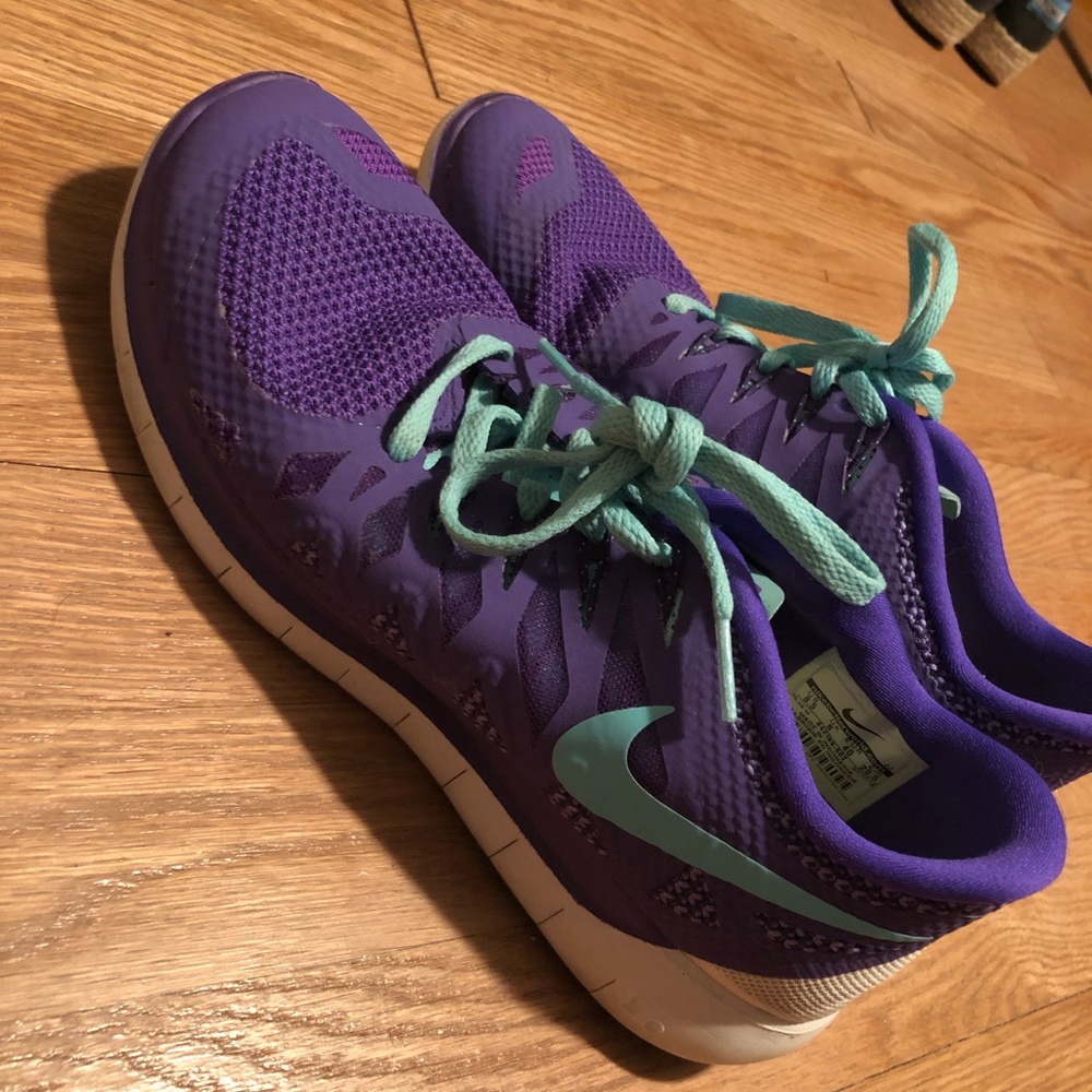 Nike Tennis Shoes